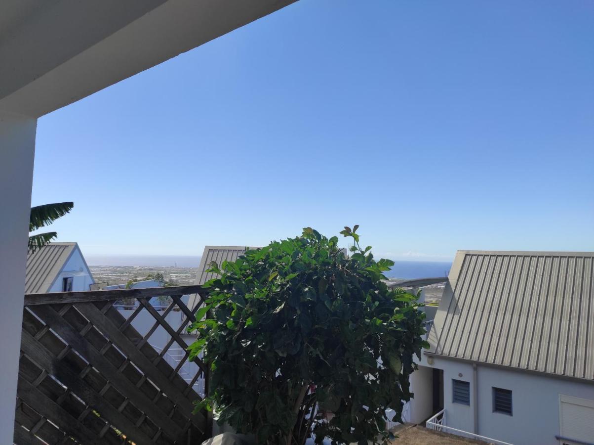 Charmant Appt Proche De Toutes Commodites La Possession Exterior photo